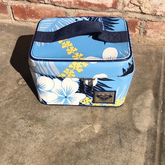 roxy hard shell luggage